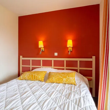 Apartment L'Esquinade - P3 315 By Interhome